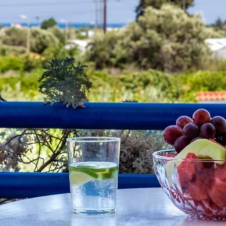 Maroula דירה *