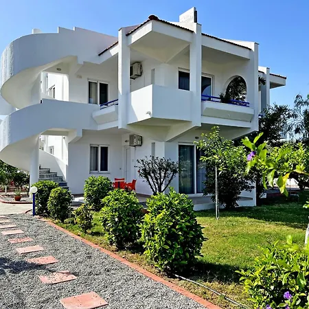Maroula דירה